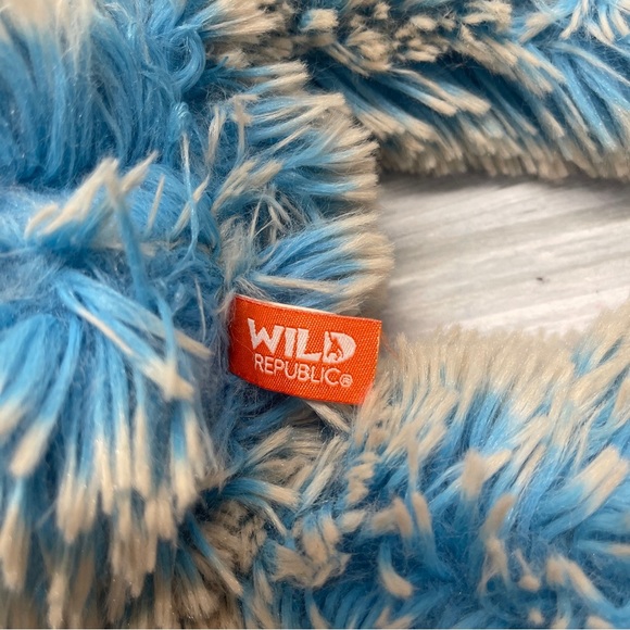 Wild Republic Blue 3 Toe Sloth Stuffed Animal 17” Plush Toy - Picture 4 of 7